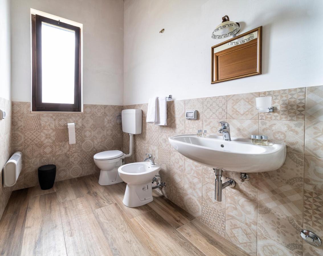 Agriturismo Tenuta Del Grillaio Акуавива-делле-Фонти Экстерьер фото